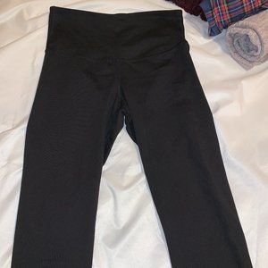 Old Navy- High-waisted 3/4 leggings (M)